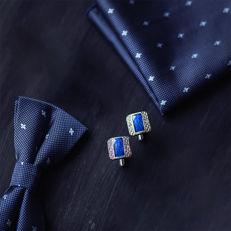 The Power of Accessories: How Small Details Define Your Style